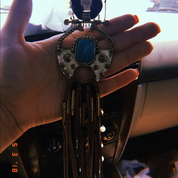 Beautiful Necklace - Picture 3 of 3